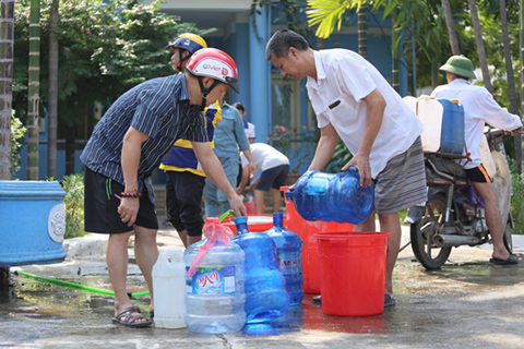 Công ty nước sạch sông Đà xin lỗi, miễn phí 1 tháng tiền nước