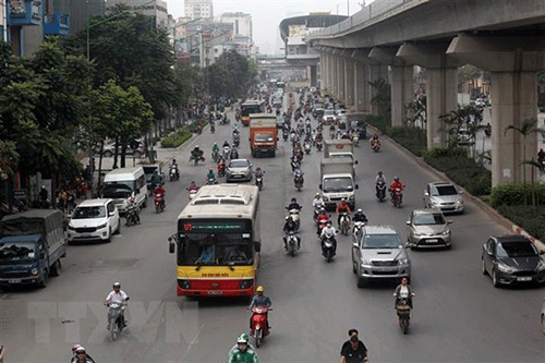 Hà Nội đẩy nhanh cấp thẻ cho người đi xe buýt miễn phí