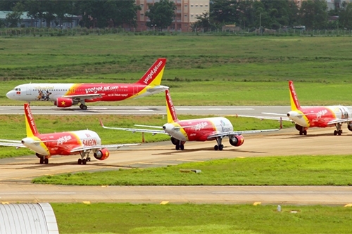 Nhiều chuyến bay của Vietjet bị hủy, hoãn vì Bão số 5