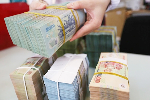 Giảm lãi suất điều hành sẽ tác động ra sao đến lãi suất tiền gửi?