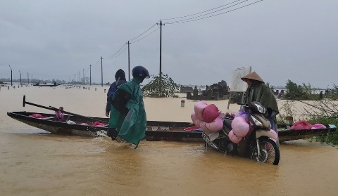 Bộ Tài chính: Đề xuất xuất cấp hàng dự trữ hỗ trợ cho người dân bị ảnh hưởng bão lũ