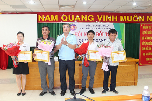 Cục Hải quan An Giang: Cam kết đồng hành tạo thuận lợi cho doanh nghiệp