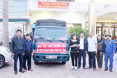 Ngành Tài chính cùng chia sẻ, ủng hộ đồng bào miền Trung