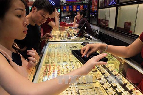 Giá vàng sáng 27/10 tăng 100.000 đồng/lượng