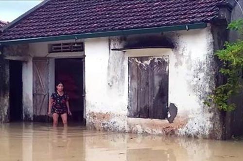 Mưa dông gây ngập lụt Quỳnh Lưu (Nghệ An).