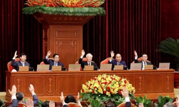 Xử lý nghiêm minh sự suy thoái về tư tưởng chính trị, đạo đức, lối sống