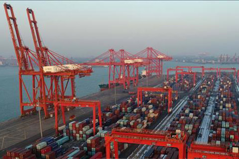 Vận chuyển hàng hóa tại cảng Tangshan, tỉnh Hà Bắc, Trung Quốc.
