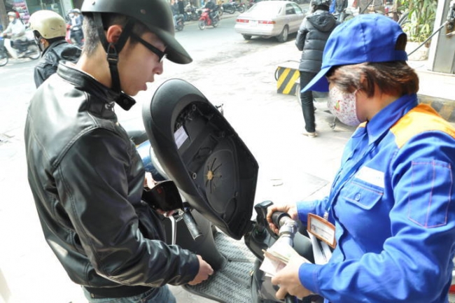 ha noi dong cua 12 cua hang kinh doanh xang dau sai pham