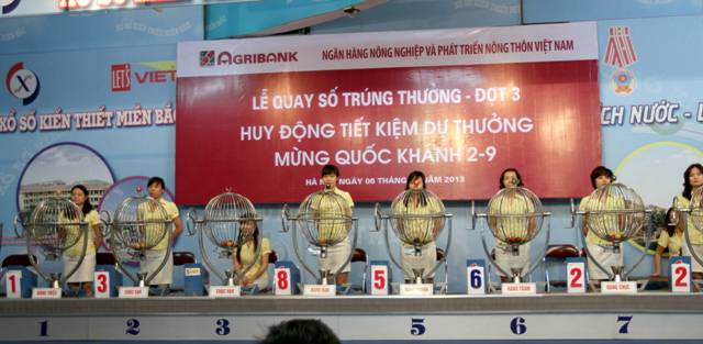 Xe ô tô Toyota Camry 2.5G cuối cùng của Agribank đã có chủ