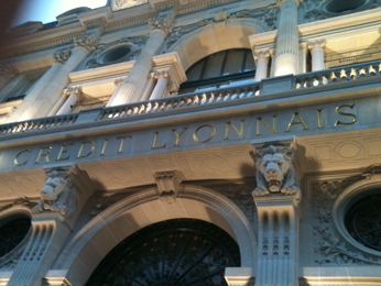 phap vay 45 ty euro tra no cho ngan hang credit lyonnais