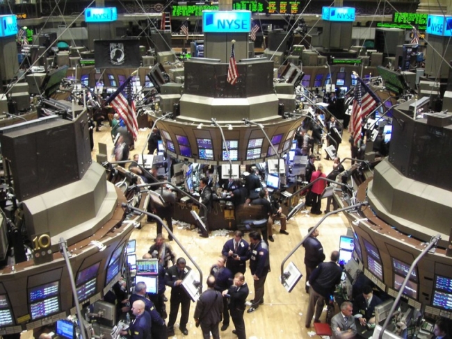 dow jones vuot nguong 16000 diem