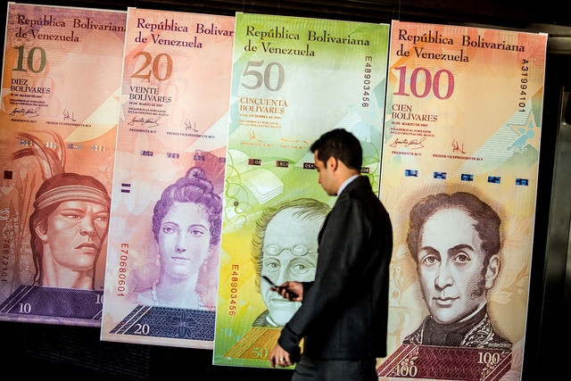 venezuela khoa cac tai khoan twitter dang tin ty gia cho den