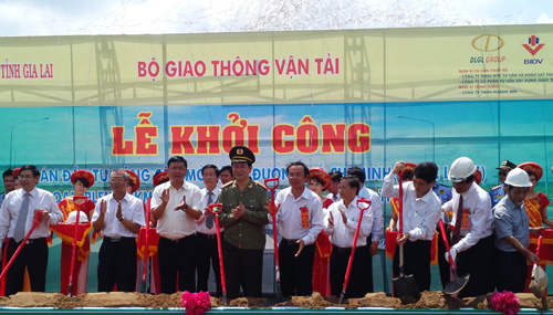 Ủy ban Thường vụ Quốc hội sẽ quyết định mức phân bổ vốn cho từng dự án