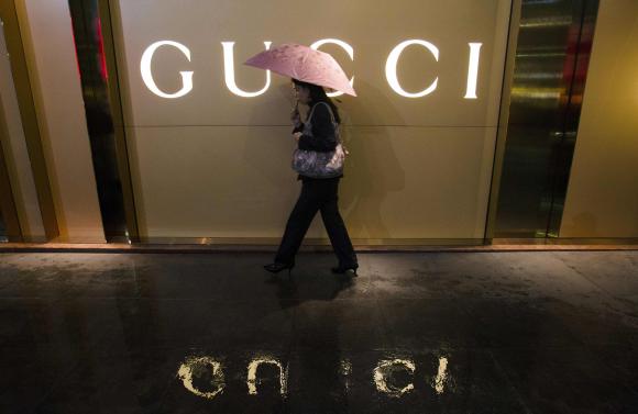 Gucci chật vật tìm hướng đi mới khi nhu cầu hàng hiệu sa sút