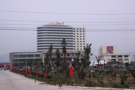 ha tinh dua khach san muong thanh vao hoat dong