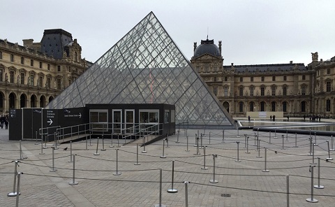 Ngành du lịch Pháp sụt giảm sau vụ tấn công đẫm máu ở Paris