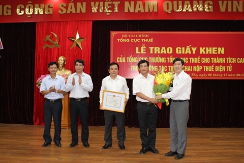 nganh thue phu tho tich cuc thuc hien cai cach thu tuc thue
