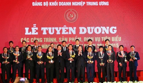 Tuyên dương tập thể và cá nhân tiêu biểu giai đoạn 2011