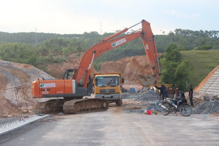 Thay nhà thầu để chậm tiến độ Dự án nút giao tuyến cao tốc Hạ Long – Vân Đồn