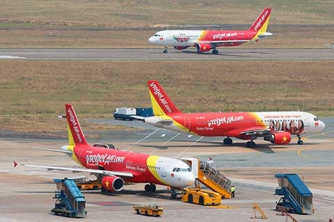 Nhiều chuyến bay của Vietjet bị ảnh hưởng vì Bão số 14