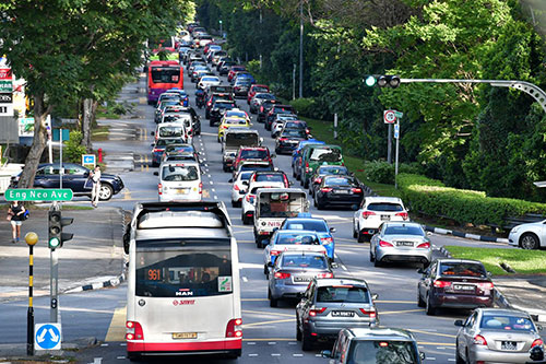 Singapore đánh phí ô tô siêu cao để chống tắc đường