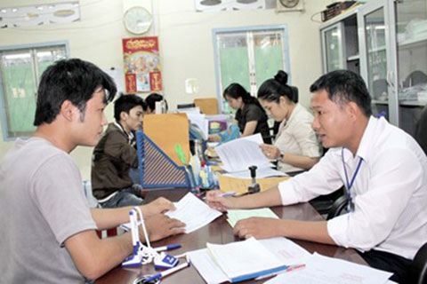 TP. Hồ Chí Minh: 330.000 người có việc làm vẫn hưởng trợ cấp thất nghiệp