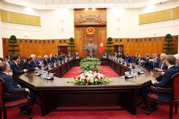 Phó Thủ tướng Vương Đình Huệ tiếp đoàn doanh nghiệp Thuỵ Sĩ