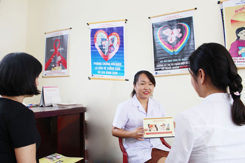 Còn nhiều thách thức trong phòng chống HIV/AIDS