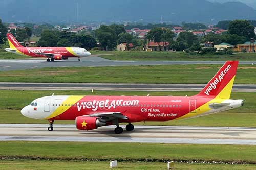 Nhiều chuyến bay đi và đến Nha Trang bị ảnh hưởng do áp thấp nhiệt đới