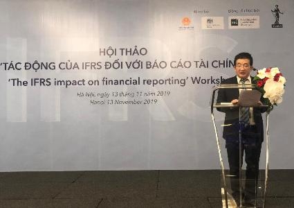 Chia sẻ kinh nghiệm áp dụng các chuẩn mực báo cáo tài chính quốc tế