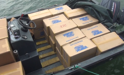 Bắt giữ 29.000 bao thuốc lá buôn lậu trên vùng biển Đông Bắc
