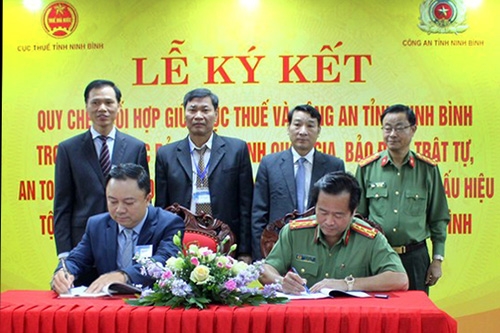 cuc thue tinh ninh binh phoi hop voi cong an ngan chan vi pham ve thue
