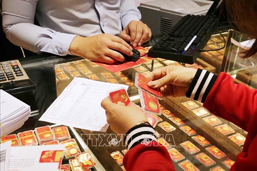 Giá vàng trong nước giảm 130.000 đồng/lượng