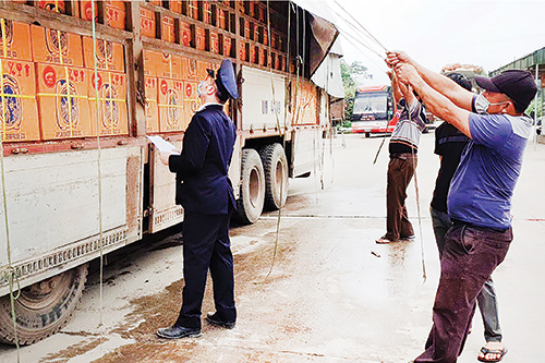 Hải quan Hà Tĩnh kiểm tra, giám sát chặt chẽ hàng hóa, phương tiện vận tải