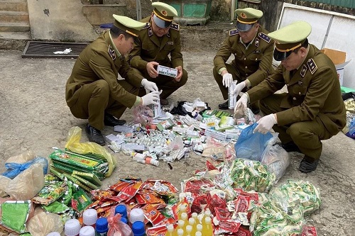 Hà Giang: Ngăn chặn gần 3 tạ thuốc bảo vệ thực vật trôi nổi