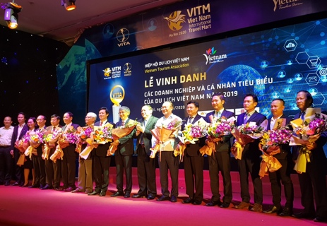 Tôn vinh 284 cá nhân và doanh nghiệp du lịch tiêu biểu