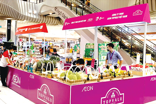 Sản phẩm hàng hóa được người tiêu dùng Thủ đô đón nhận tại hội chợ.