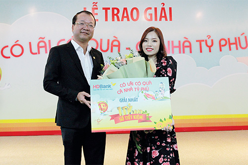 chúc mừng khách hàng Đinh Thị Tuyết Nhung đã may mắn trúng giải Nhất