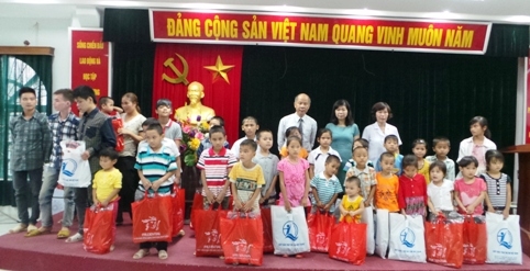 500 triệu đồng thực hiện chương trình mổ mắt miễn phí “Vì ánh mắt trẻ thơ”