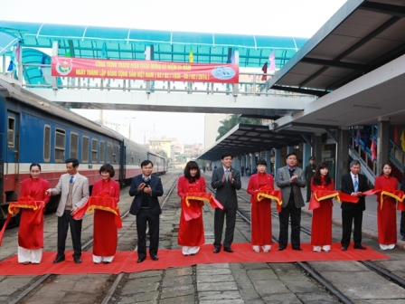 Ga Hà Nội đưa 2 cầu vượt bộ hành vào hoạt động