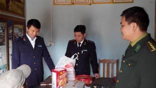Hải quan Lao Bảo: Phát hiện 4,7 kg cần sa bằng máy soi hành lý