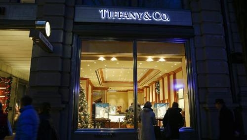 lam an do be tiffany boi thuong cho swatch 448 trieu usd