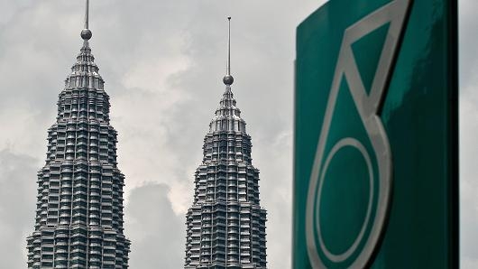 malaysia doi mat voi rui ro do gia dau tuot doc