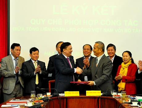 Bộ Tài chính và Tổng Liên đoàn Lao động ký qui chế phối hợp công tác