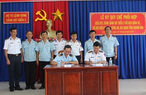 khanh hoa hai quan canh sat bien ky hop tac chong buon lau