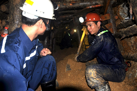 Quảng Ninh: Thưởng đột xuất 100 triệu đồng cho đội thợ giải cứu công nhân mắc kẹt