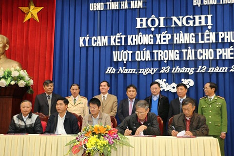Hà Nam cam kết không xếp hàng hóa quá tải trọng cho phép