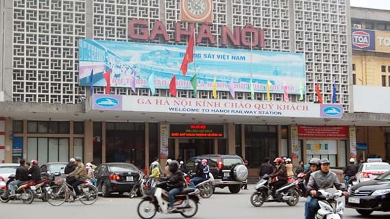 giam gia ve tau khach thong nhat va gia cuoc hang hoa