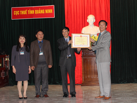 Chủ tịch UBND tỉnh Quảng Ninh, thưởng nóng, Cục Thuế Quảng Ninh