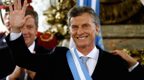 tan tong thong argentina hua doi xu binh dang voi cac nha dau tu